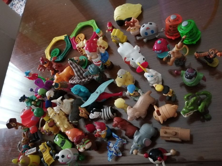 Bonecos /brinquedos miniatura lote 62 unidades