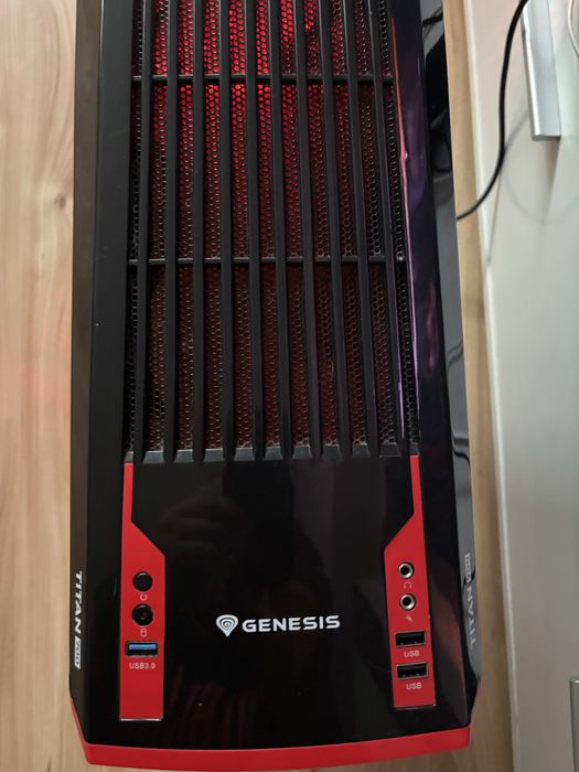 Komputet Titan 700 Genesis
