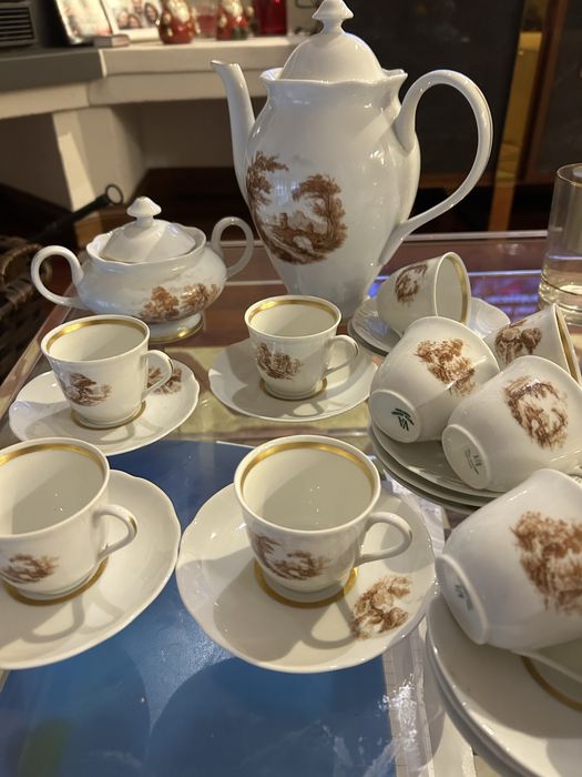 Raro serviço de café marca Vista Alegre