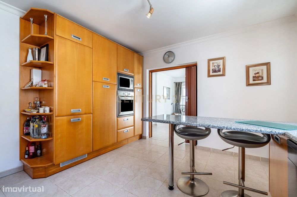 Moradia Isolada com 3 Quartos, Piscina e Garagem em Albufeira