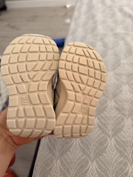 Продам кросівки
