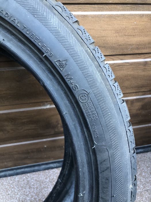 Зимова резина BFGoodrich 205/50R17