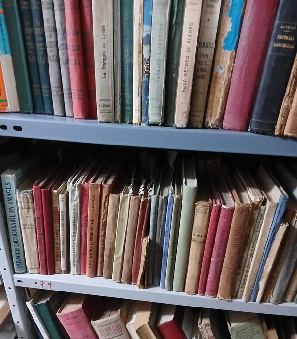 coleção de manuais escolares portugueses antigos