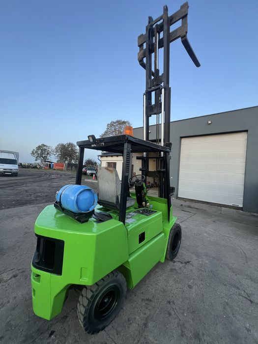 Wózek widłowy CLARK