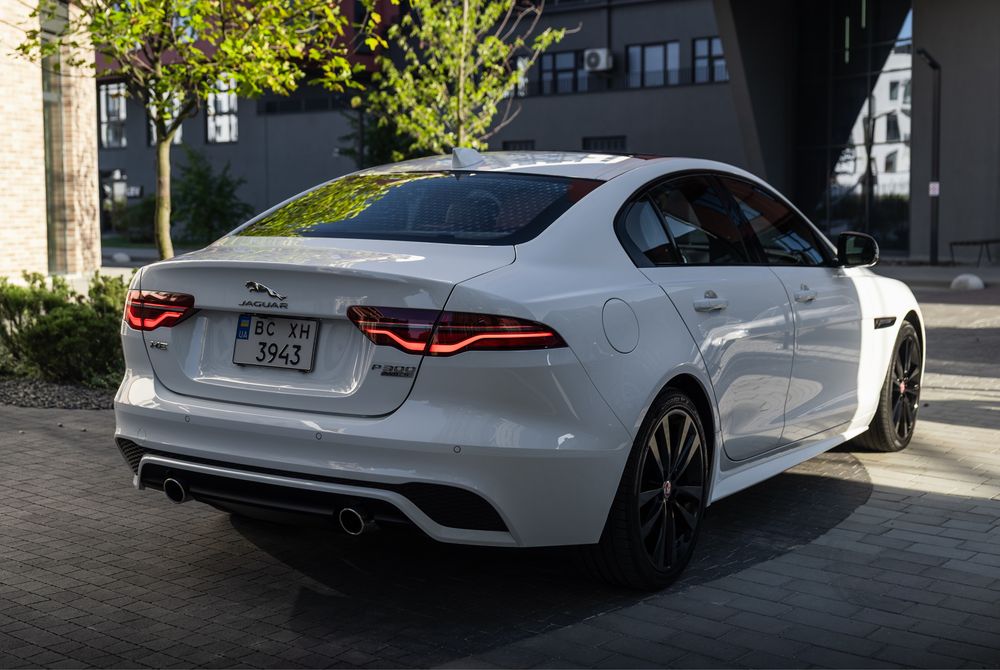 Jaguar XE 2020 автомобіль машина