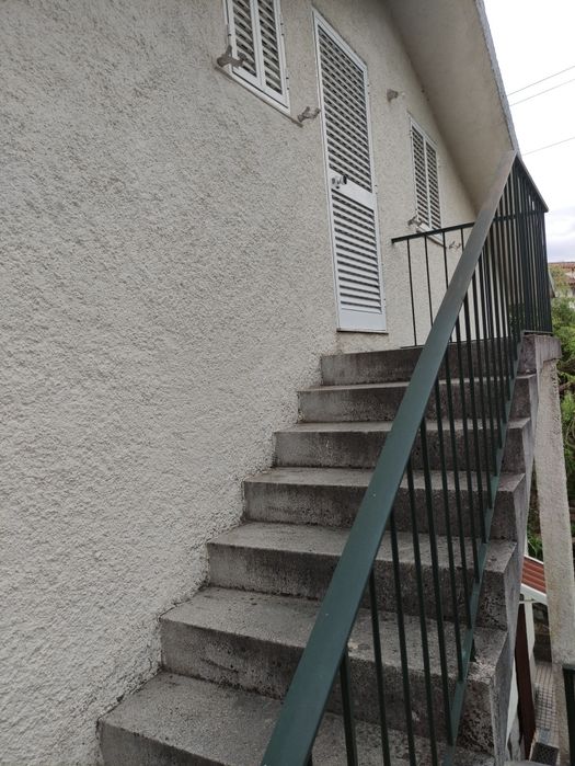 Arrendo T1 independente e mobilado