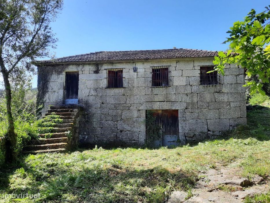 Quinta com 6.600m2 de terreno em Vila Cova, Fafe