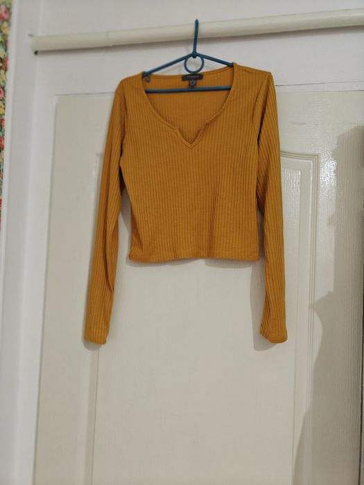 Жіноча укорочена кофтинка М