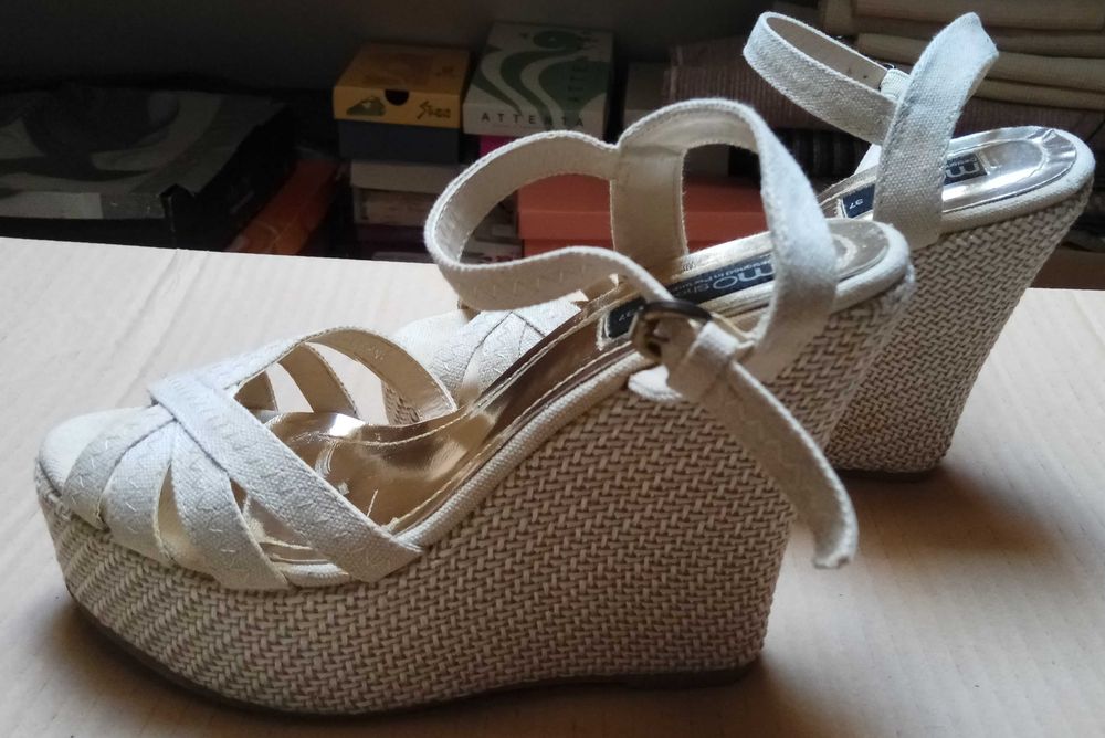 Lindas Sandálias Plataforma Bege - Tamanho 37 - Usadas 2x!