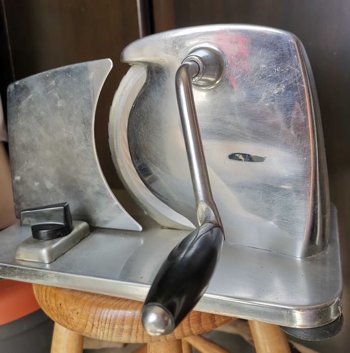 Maquina de cortar pão antiga