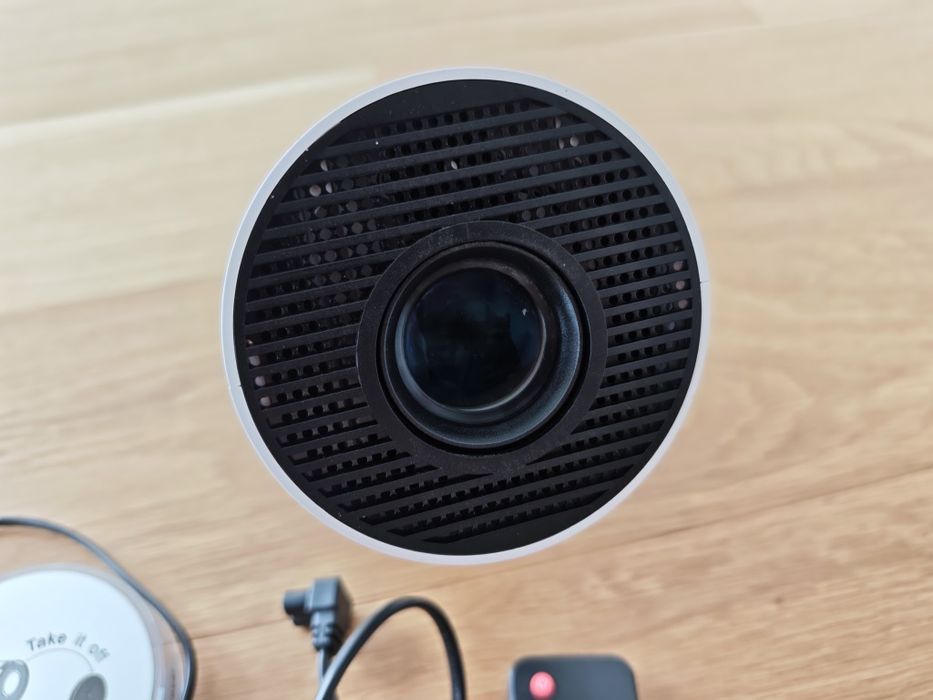 Projektor multimedialny, rzutnik, Smart TV HY300