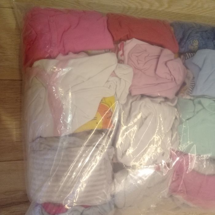 Paka ubrań dla dziewczynki od 0 do 6 miesięcy