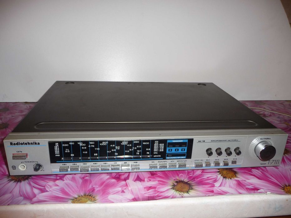 Видеомагнитофон NEC N-9083D, Кассеты SONY 90 Новые ,Тюнер Radiotehnika