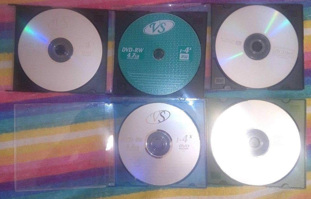 DVD-RW Диски в коробках.