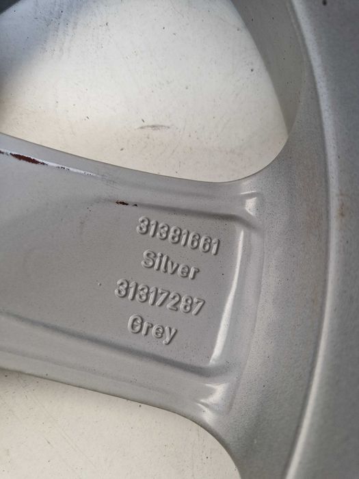 Koła felgi aluminiowe Volvo V40 II 7,5J ET52,5 17" 5x108