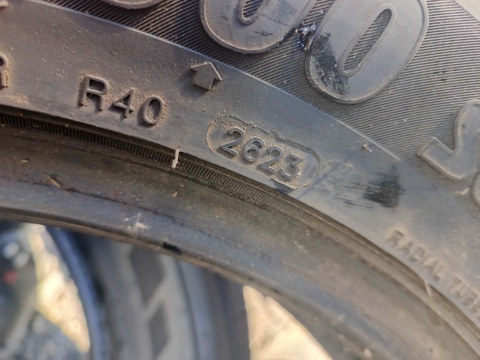 Opony zimowe jak nowe 235/60/18 Zeetex 2 sztuki 23r