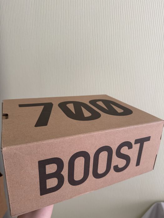 Оригінальні жіночі кросівки Yeezy Boost Adidas GZ2002 4US