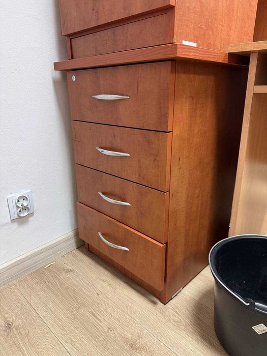 Sprzedam 5 szafek / szafek nocnych. – 2 szafki z szufladami
