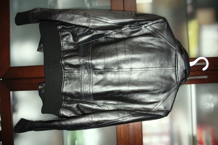 Casaco em pele preto MANGO tamanho M