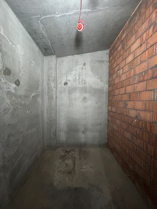 Продам простору комору (кладовку) в ЖК Моцарт (вул.Короленка,2К) Центр