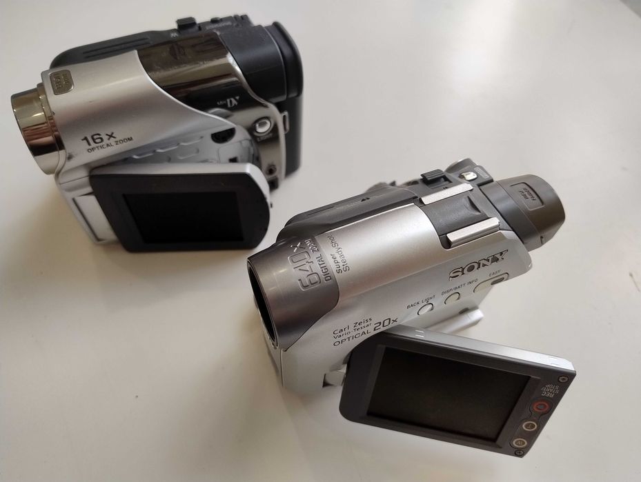 Продам mini DV видеокамеру Sony DCR-HC17E и JVC GR-D225E.