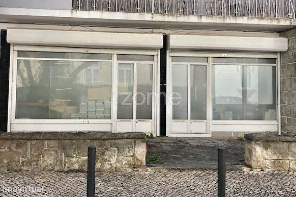 Espaço comercial/atelier em Santo Amaro de Oeiras