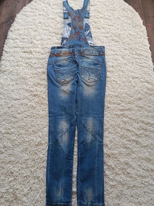 Продам женские джинсы.