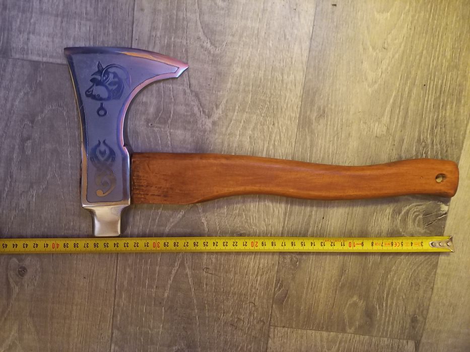 Siekiera. Tomahawk.