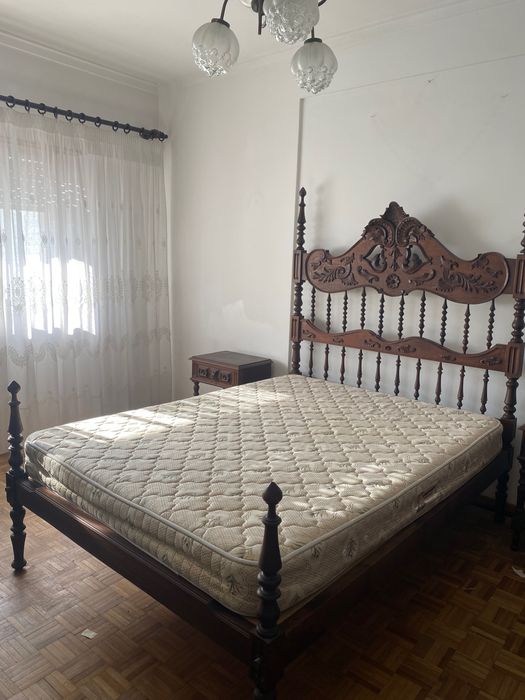 Mobília de quarto para desocupar vendo tudo por 100€