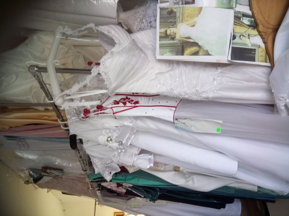 Suknie ślubne, promocja, likwidacja