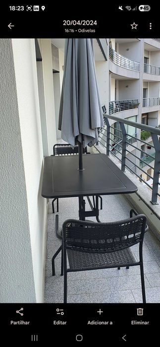 Mesa exterior metálica marca IKEA