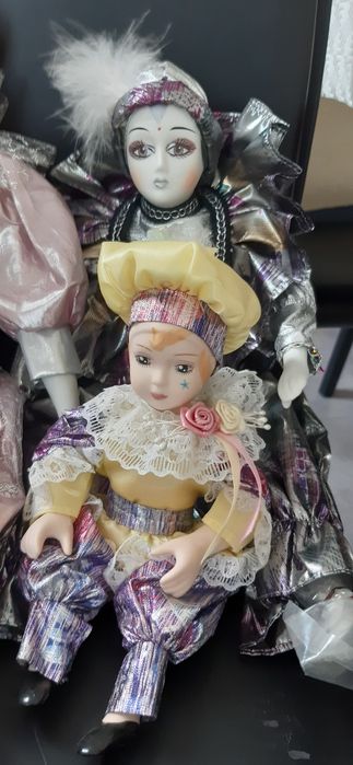 Coleção de bonecas de porcelana