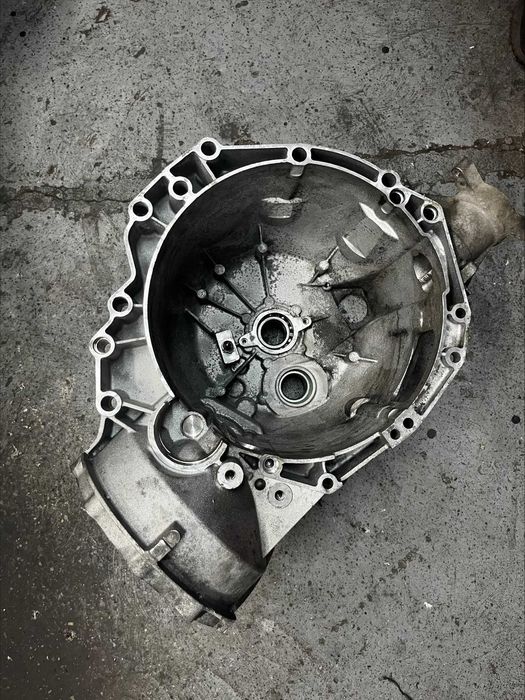 Obudowa Skrzyni Biegów KMU AUDI A4 A5 Q5 3.0 TDi