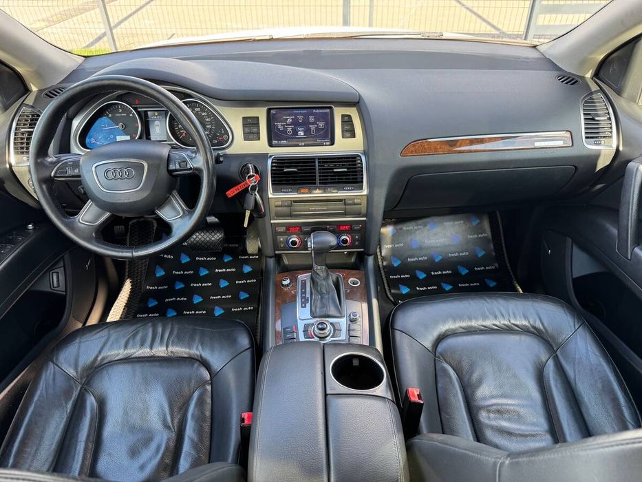 Audi Q7 2010 freshauto