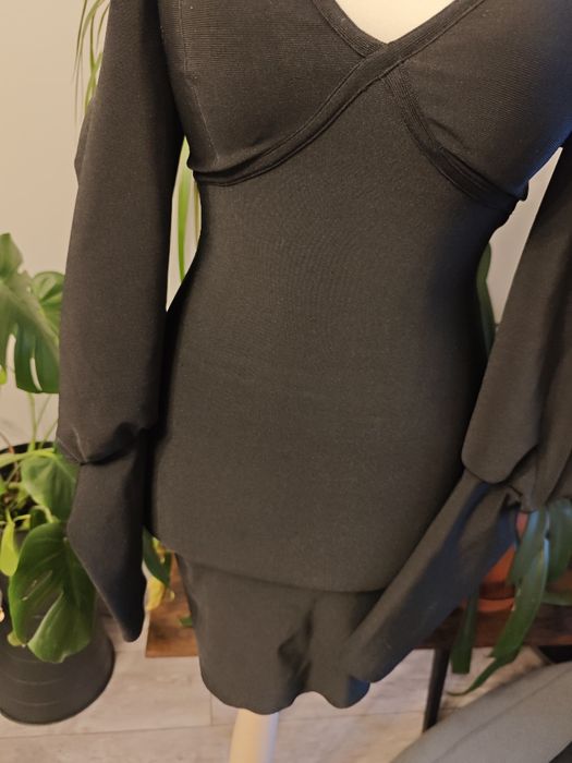 Czarna sukienka missguided 8 ołówkowa mini mała czarna obcisła