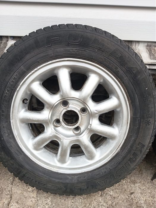 Диски 14-4*100 з покришками. Стан нормальний без тріщин та зварки,ціна