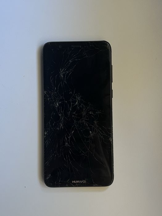Huawei P Smart – ecrã partido (funciona) – para peças/reparação