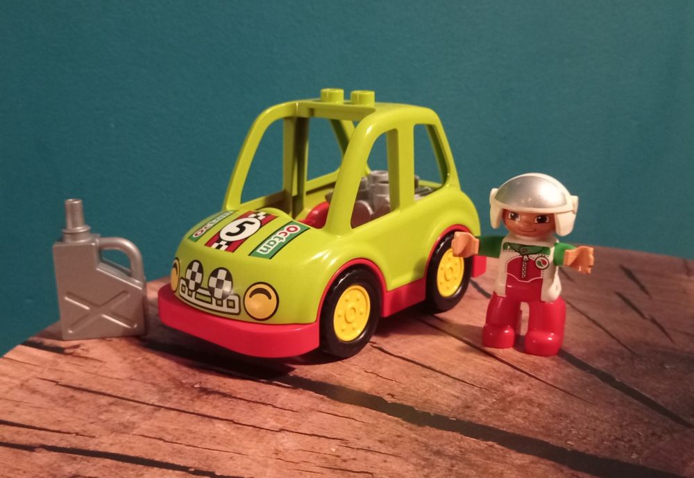 LEGO Duplo oryginalne zielony samochód wyścigowy + kierowca + kanister