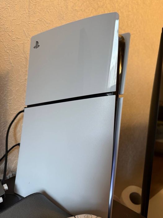 Sony PlayStation 5 (PS5)