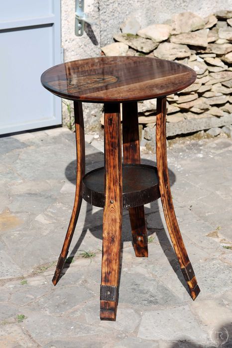 Mesa Artesanal em Carvalho de Barril Antigo e Pedra Xisto - Peça Única