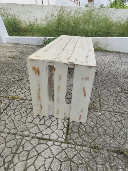 Mesa de Centro Rústica em Madeira – Estilo Industrial/Vintage