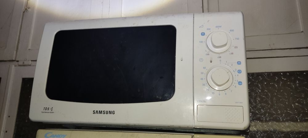 Мікроволнова піч Samsung з грілю