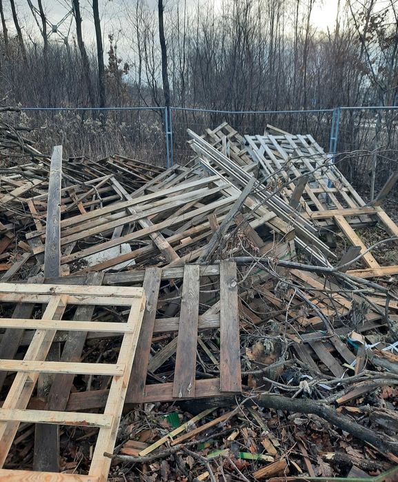 Drzewo do pieca rozpałkowe opał deski połamane palety