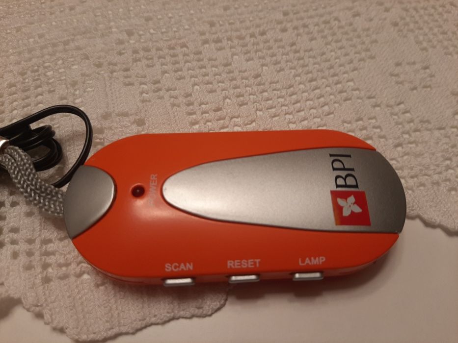 5 Pequenos Radios com lanterna e fones