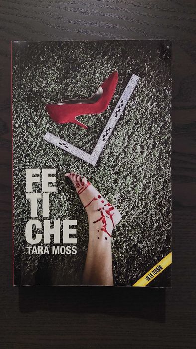 Tara Moss, Fetiche