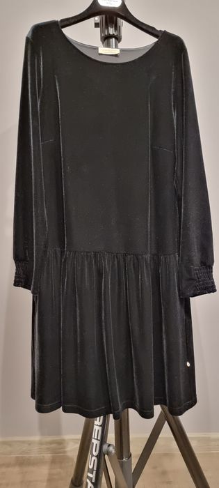 Sukienka  aksamitna.