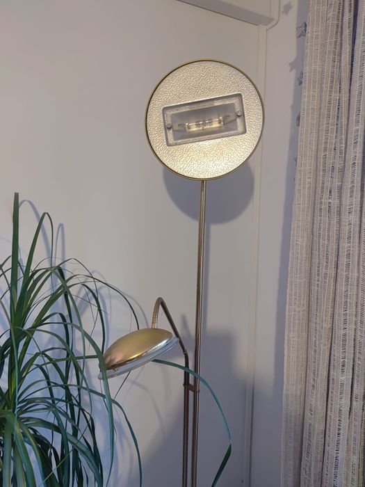 Lampa stojąca złota do czytania