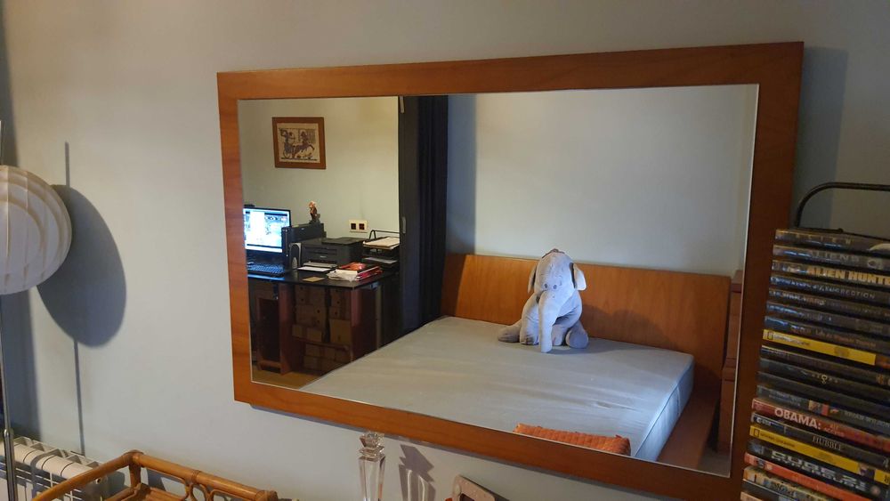 Vende-se mobília de quarto em madeira maciça