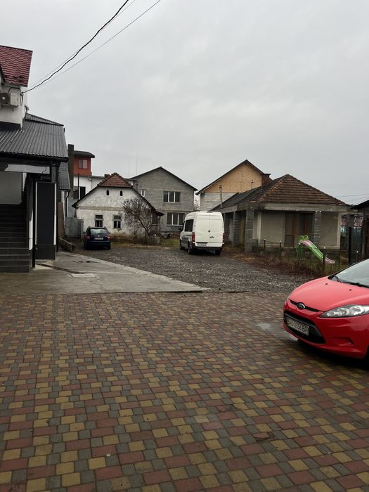 Продам будинок із земельною ділянкою в центрі Іршави