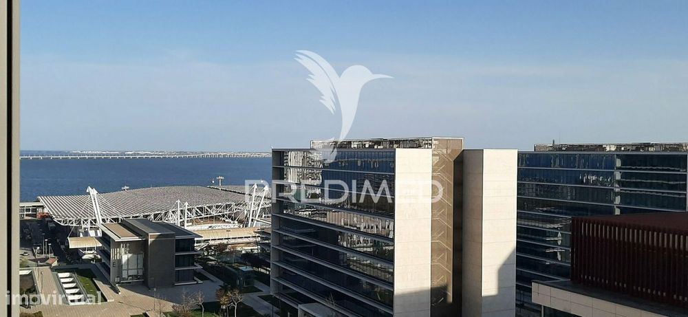 Escritório com vista rio, WC e estacionamento - Lisboa